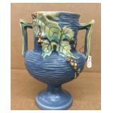 Roseville Bushberry vase 156ï¿½6 "