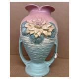 Hull Water, lily vaseL-13-101/2
