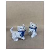 Cat figurines
