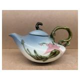 Hull Woodland teapot  W-26