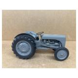 Universal hobbies toy tractor