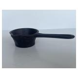 Cast-iron pourer