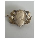 Cameo pin