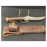 Schrade hunting knife with sheath