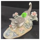 Lladro cat with frog A- 30MY