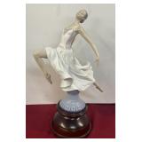 LLADRO 'Graceful Ballet' # 6240, 17'