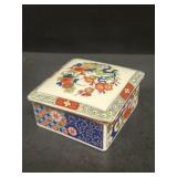 Trinket box porcelain