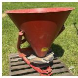 3 pt. fertilizer spreader, PTO Drive