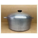 Wagner cast aluminum pot with trivet