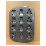 Wilton Christmas cake pan