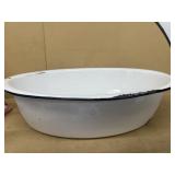 Porcelain wash tub