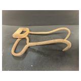 (2) hay hooks