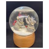 Musical Christmas mouse snow globe