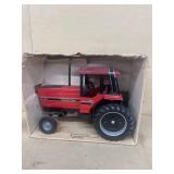 Ertl international 5088 toy tractor 1/16 scale