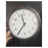 LA CROSE clock Company wall clock battery
