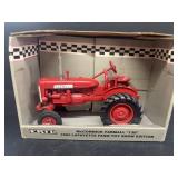Ertl Farmall 1939 Lafayette 13Q tractor
