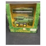 John Deere 9750 combine 1/64. Scale.