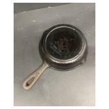 Cast iron skillet