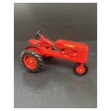 Scale models BF Avery toy tractor