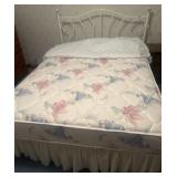 Full-size metal frame bed