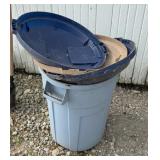 Trashcan and lids