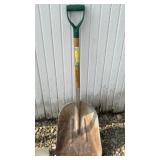 Aluminum scoop shovel