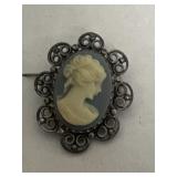 Cameo broach
