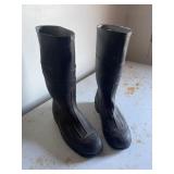 Size 11 rubber boots