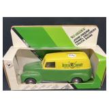 Ertl 1950 JD Panel Delivery Truck Bank 1/25 scale,