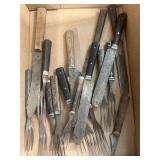 18 piece wooden handled silverware