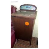 Record cabinet