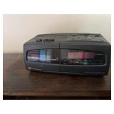 Cassette clock radio