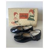 Stride RITE minted shoes with box child