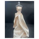 Barbie dress with stand pink