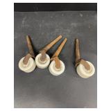 Porcelain table wheels