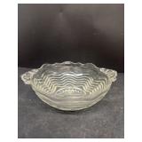 Glass swirl bowl