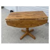 Drop leaf table