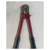 Bolt cutter