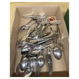 Flatware kitchen utensil