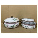 Porcelain pans and strainer