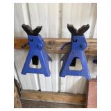Pair jack stands