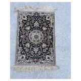 Floor rug 2 1/2' x one and a half