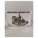 PANZER Raiders model kit 1/35 scale
