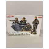 German STURMARTILLERIE crew 1/35 scale model kit