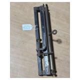 Clipper sawblade vice