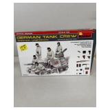 German tank crew winter uniforms model kit 1/35