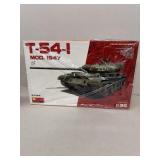T ï¿½ 5411947 model kit 1/35 scale tank