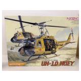 UH ï¿½ 1D HUEY model kit 135 scale