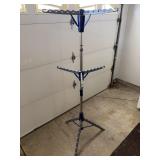 Clothes hanging rack