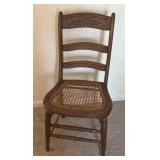 Early wicker, bottom chair